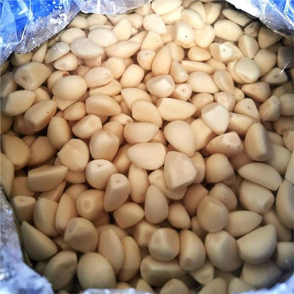 Spicchi D'aglio Pelati In Salamoia